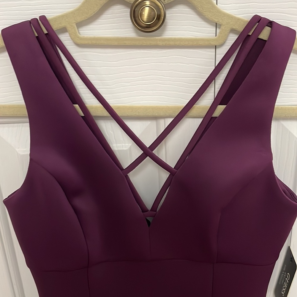 NWT Guess Bodycon Criss-Cross Dress in Plum - Picture 2 of 5